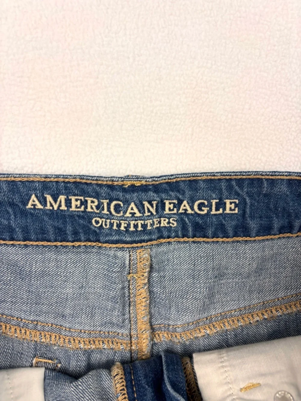 American Eagle Tomgirl Shortie Distress Rip Fray Raw Hem “Cheeky” Jean Short (8)